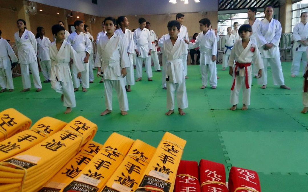 Exame de Graduação-Troca de Faixas do Karatê