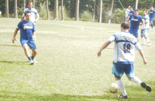 AE Bresciani/Godoi AP e Cap Peças decidem no futebol veteranos