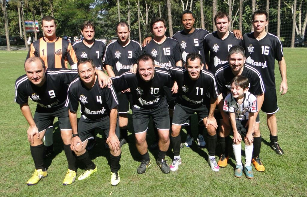 Auto Escola Bresciani/Godoi Auto Peças vence a primeira no veteranos