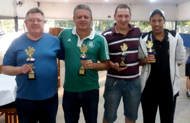 Antônio e Fábio vencem a primeira etapa do truco em duplas