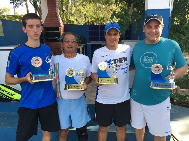 Torneio interno de tênis masculino
