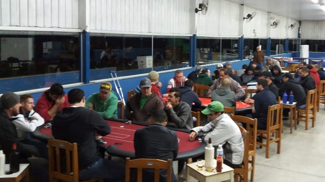 Torneio aberto de poker foi vencido por Fernando Forti