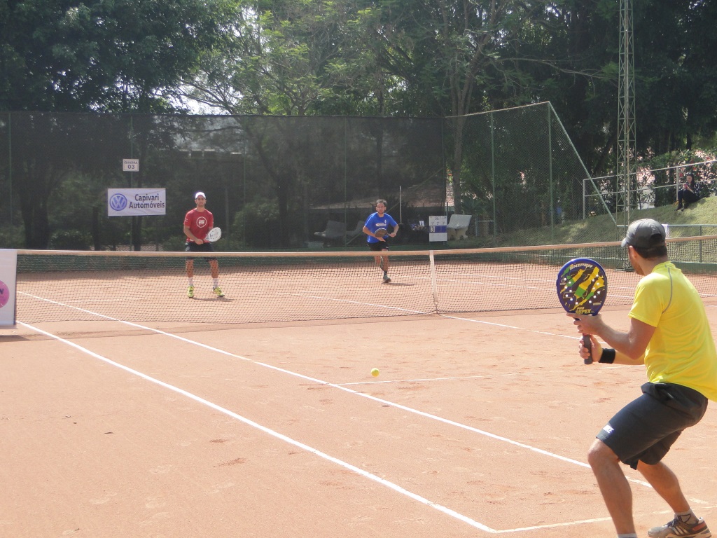 Torneios internos de raquetinha e tênis, em duplas