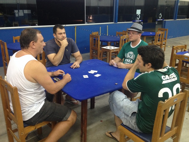 Torneio interno de truco em equipes de três