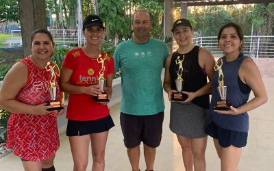 Torneios internos de tênis de campo, em duplas