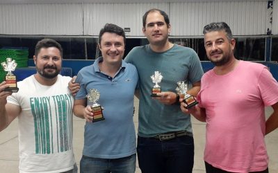 Torneio interno de truco, em duplas