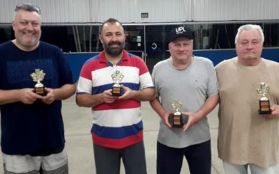 Torneio interno de truco, em duplas