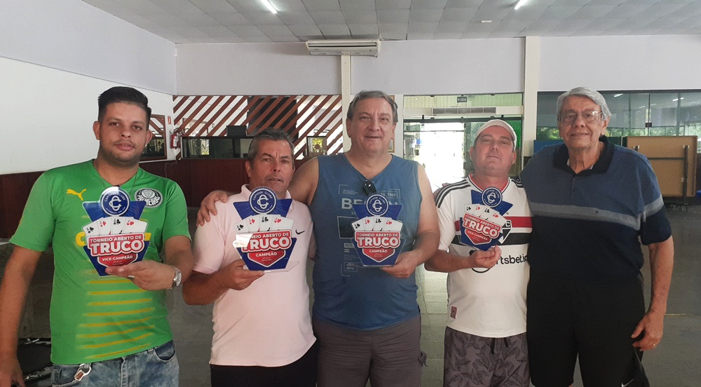Torneio aberto de truco, no aniversário do clube